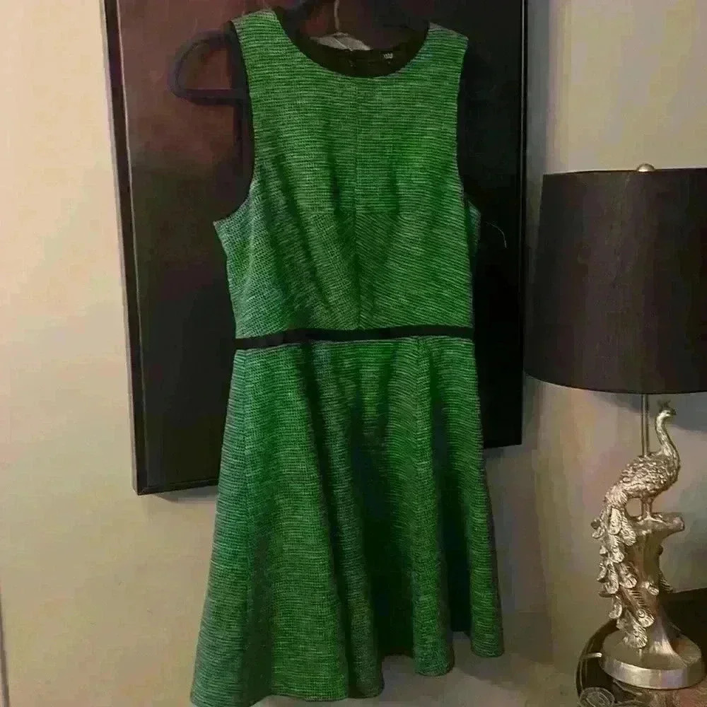 Beautiful $399 Tibi  green dress never worn size 6. 🦚🦜🐝⛱️